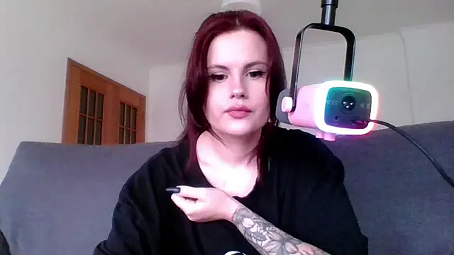 Della Ideal online show from 02/28/25, 11:03