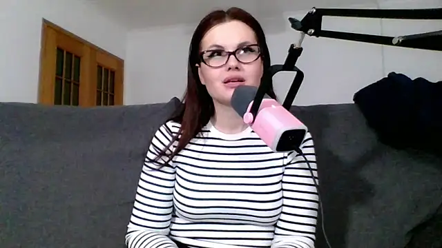 Della Ideal online show from 03/16/25, 10:31