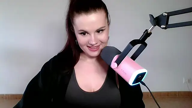 Della Ideal online show from 03/19/25, 09:06