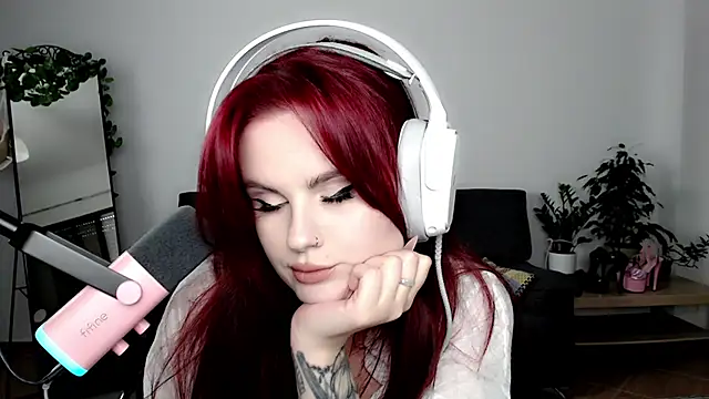 Della Ideal online show from 09/08/25, 06:07