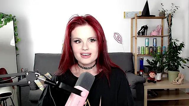 Della Ideal online show from 09/17/25, 05:25