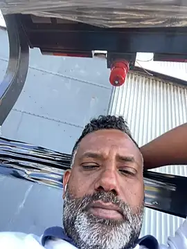 Snapshot of steffan0606 chatting on 02/25/25, 05:52 steffan0606 online show from 02/25/25, 05:52