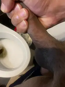 Snapshot of rogerdik76 chatting on 02/26/25, 10:04 rogerdik76 online show from 02/26/25, 10:04