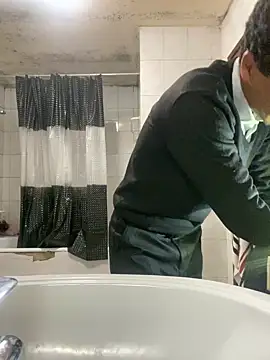 Snapshot of rogerdik76 chatting on 02/10/26, 06:17 rogerdik76 online show from 02/10/26, 06:17