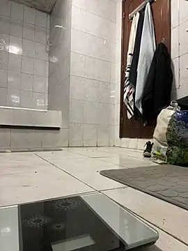 Snapshot of rogerdik76 chatting on 02/18/26, 06:42 rogerdik76 online show from 02/18/26, 06:42