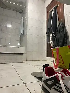 Snapshot of rogerdik76 chatting on 02/27/26, 06:24 rogerdik76 online show from 02/27/26, 06:24