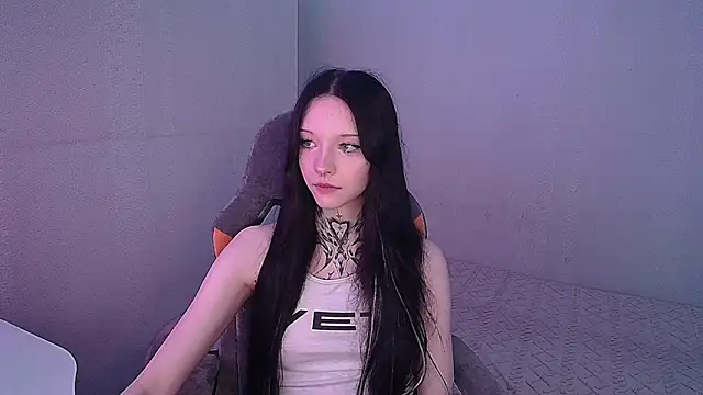 mefwhore online show from 10/13/25, 05:13