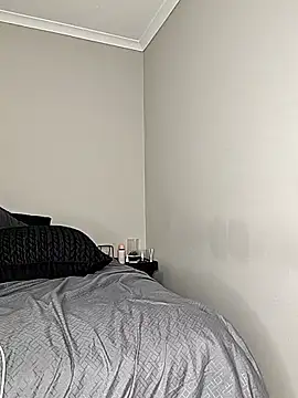 Snapshot of xyz089 chatting on 11/14/25, 06:17 xyz089 online show from 11/14/25, 06:17