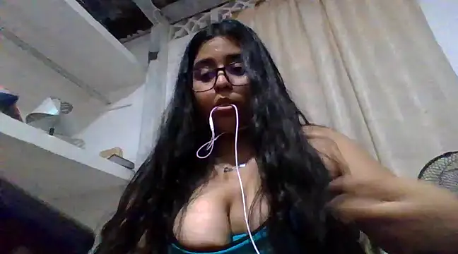 Snapshot of virginbrunette99 chatting on 02/25/25, 06:36 virginbrunette99 online show from 02/25/25, 06:36