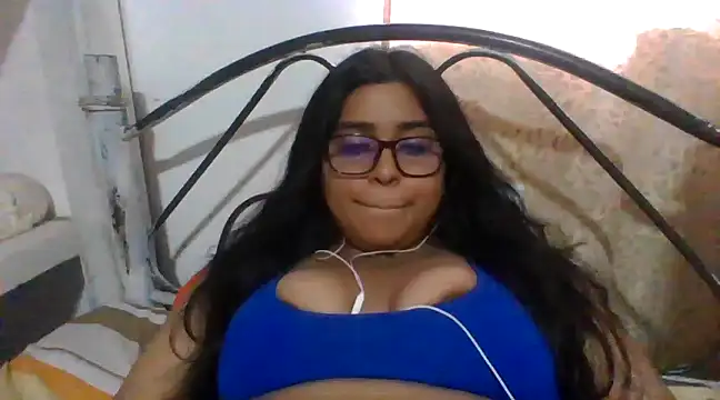 Snapshot of virginbrunette99 chatting on 02/28/25, 03:15 virginbrunette99 online show from 02/28/25, 03:15