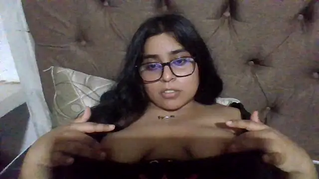 Snapshot of virginbrunette99 chatting on 03/17/25, 03:47 virginbrunette99 online show from 03/17/25, 03:47