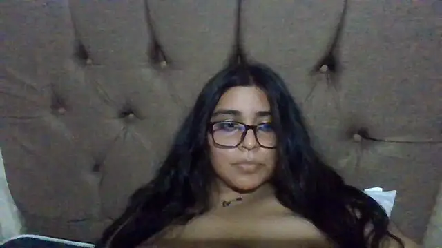 Snapshot of virginbrunette99 chatting on 03/20/25, 11:12 virginbrunette99 online show from 03/20/25, 11:12