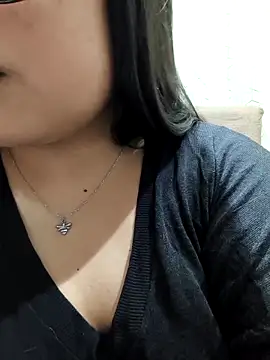 Snapshot of virginbrunette99 chatting on 11/06/25, 06:03 virginbrunette99 online show from 11/06/25, 06:03