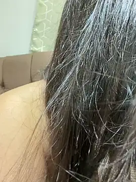 Snapshot of virginbrunette99 chatting on 01/11/26, 05:12 virginbrunette99 online show from 01/11/26, 05:12