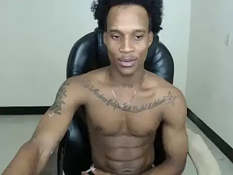 Snapshot of thomas_love11 chatting on 02/27/25, 12:10 thomas love11 online show from 02/27/25, 12:10