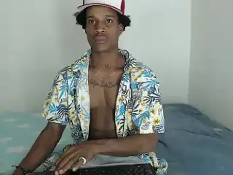 Snapshot of thomas_love11 chatting on 03/08/25, 12:33 thomas love11 online show from 03/08/25, 12:33