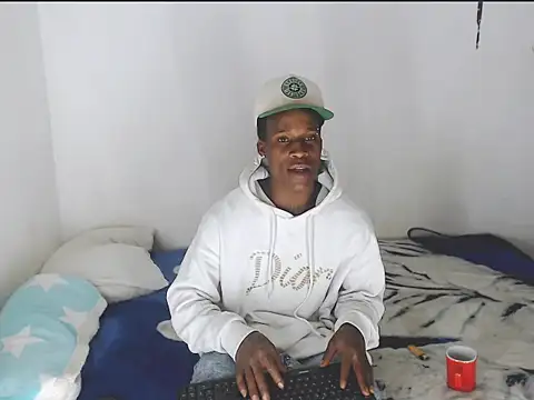 Snapshot of thomas_love11 chatting on 04/23/26, 01:51 thomas love11 online show from 04/23/26, 01:51