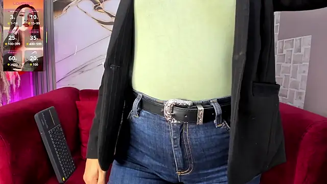 Snapshot of Bella_williamss_ chatting on 10/30/25, 08:53 Bella williamss online show from 10/30/25, 08:53