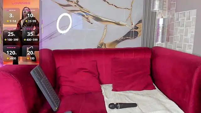 Snapshot of Bella_williamss_ chatting on 11/21/25, 07:56 Bella williamss online show from 11/21/25, 07:56