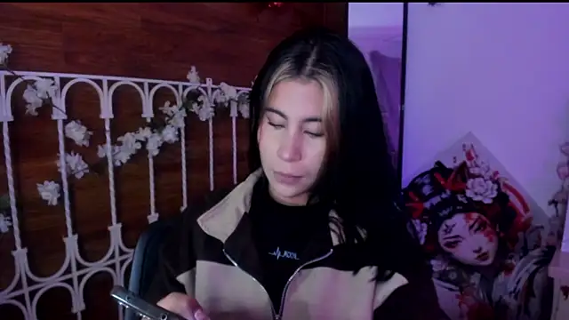 Snapshot of Minami_Nakamura chatting on 11/12/25, 12:27 Minami Nakamura online show from 11/12/25, 12:27