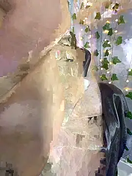 Snapshot of CLTFUDIDAKKKK chatting on 02/13/26, 12:39 CLTFUDIDAKKKK online show from 02/13/26, 12:39