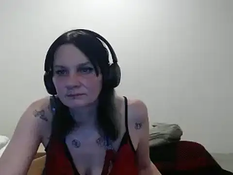 Snapshot of Hotmodel1984 chatting on 07/06/26, 02:41 Hotmodel1984 online show from 07/06/26, 02:41