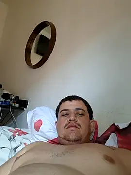 Snapshot of comcoroas chatting on 09/13/25, 04:29 comcoroas online show from 09/13/25, 04:29