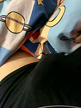 Snapshot of zou_9997 chatting on 12/01/25, 03:22 zou 9997 online show from 12/01/25, 03:22