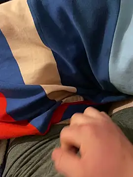 Snapshot of zou_9997 chatting on 01/06/26, 12:47 zou 9997 online show from 01/06/26, 12:47