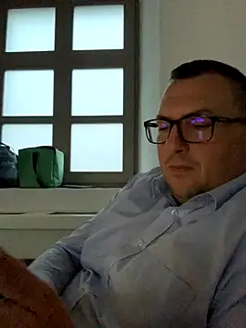 Mike8523 online show from 10/15/25, 04:45