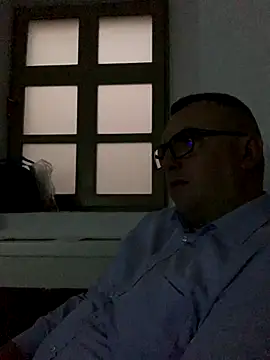 Mike8523 online show from 12/17/25, 05:35