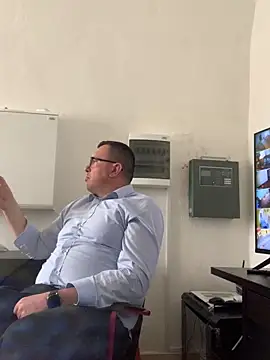 Snapshot of Mike8523 chatting on 03/20/26, 07:13 Mike8523 online show from 03/20/26, 07:13