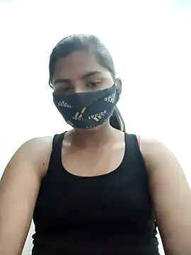 Snapshot of heena-3678 chatting on 03/05/25, 05:40 heena-3678 online show from 03/05/25, 05:40