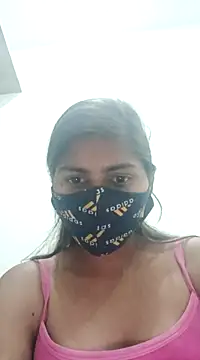 Snapshot of heena-3678 chatting on 03/10/25, 01:54 heena-3678 online show from 03/10/25, 01:54