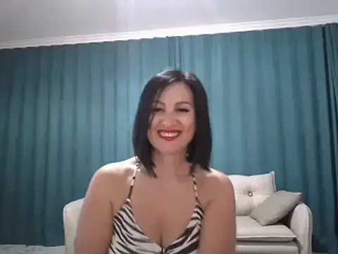 Snapshot of Rosa_Angie chatting on 03/07/25, 03:51 Rosa Angie online show from 03/07/25, 03:51