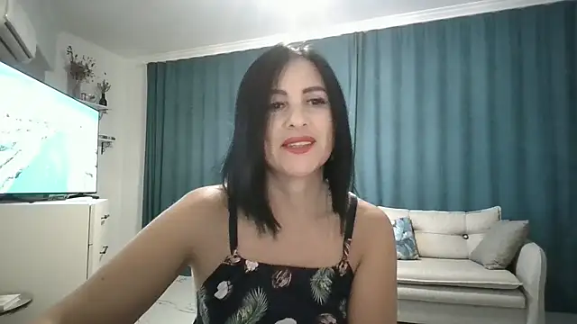 Snapshot of Rosa_Angie chatting on 10/04/25, 03:59 Rosa Angie online show from 10/04/25, 03:59