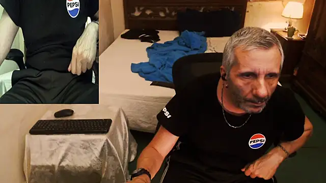 maxdaddy690 online show from 09/16/25, 08:54