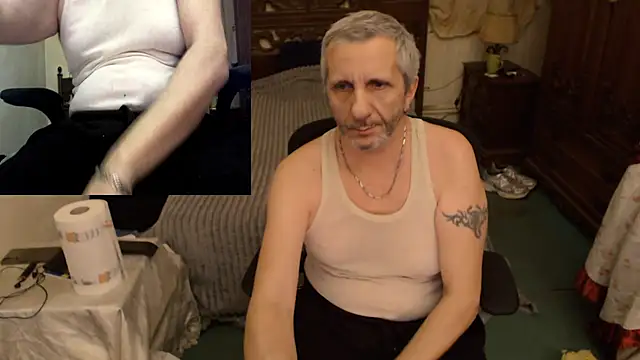 maxdaddy690 online show from 11/28/25, 10:45