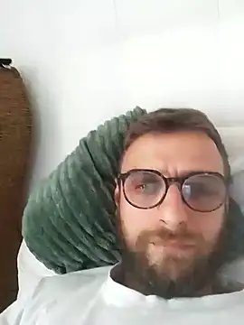 Snapshot of sebik122 chatting on 10/04/25, 08:12 sebik122 online show from 10/04/25, 08:12