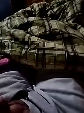 Snapshot of surfacespurt54 chatting on 02/26/25, 09:37 surfacespurt54 online show from 02/26/25, 09:37