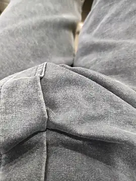 Snapshot of bbclip chatting on 02/27/25, 02:21 bbclip online show from 02/27/25, 02:21