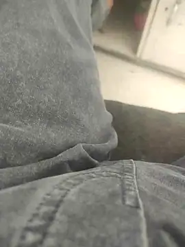 Snapshot of bbclip chatting on 03/21/25, 08:17 bbclip online show from 03/21/25, 08:17