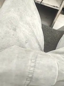 Snapshot of bbclip chatting on 10/19/25, 07:31 bbclip online show from 10/19/25, 07:31