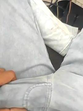 Snapshot of bbclip chatting on 11/29/25, 07:55 bbclip online show from 11/29/25, 07:55