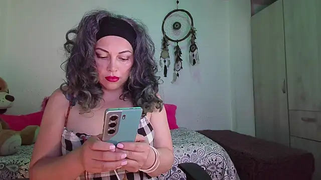 Victoria Lover online show from 10/28/25, 03:54