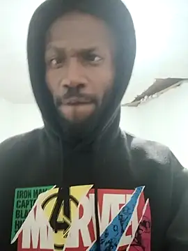 Snapshot of aventuraparatiM_o_r_e chatting on 02/24/25, 08:27 aventuraparatiM o r e online show from 02/24/25, 08:27