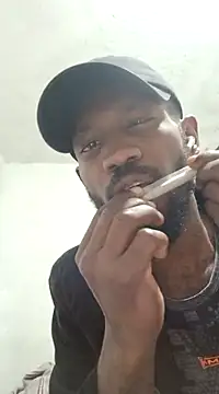 Snapshot of aventuraparatiM_o_r_e chatting on 03/05/25, 09:48 aventuraparatiM o r e online show from 03/05/25, 09:48