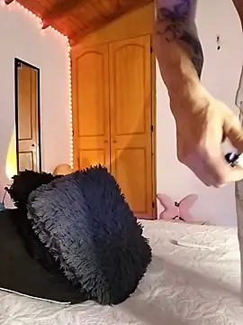 morenosiam online show from 12/17/25, 01:55