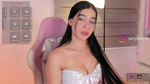 MiiaParker6972 online show from 05/19/26, 01:56