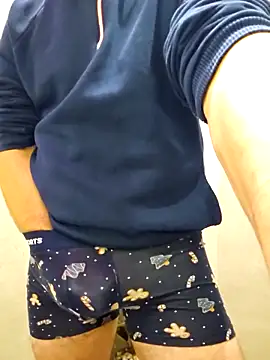 Snapshot of Mpinios chatting on 02/20/26, 10:21 Mpinios online show from 02/20/26, 10:21